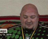 A man with the most cans on his face,脸上能粘最多易拉罐的人