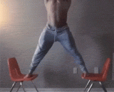 大劈叉举重，如果失败就扯蛋了 - Weightlifting with a big split, if it fails, it will tear.