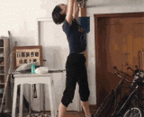 I can't tell you that my cervical spondylosis is cured.,实不相瞒，我的颈椎病就是这么治好的