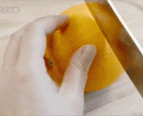 A tutorial on quick stripping of oranges,快速剥橙子的教程