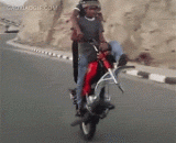 Single wheel racing!! The opening and hanging way of the three brothers has been upgraded again,单轮飙车！！三哥的开挂方式又升级啦