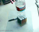 桌面上的魔方 - The magic cube on the table