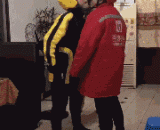 就不能带上我一起跳吗！ 这把我摔的！ - Can't you take me with you! It threw me!