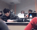 无辜的背景帅哥好配合 - The innocent backdrop is good for a handsome guy.