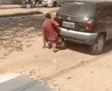 路边发现一个爱车的男人,排气管就这么失去了纯真 - The man who found a car on the roadside lost the purity of the exhaust pipe.