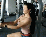 美女，这样是练不出胸肌的，要用手搓搓 - Beautiful woman, this is not able to practise chest muscle, rub with hands.