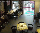 Sell little brother: who am I? Where am i? What's this in my hand?,外卖小哥：我是谁？我在哪？我手里这是啥？