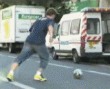 贱人给我站住，保证不打你 - The bitch will stop me and promise not to hit you