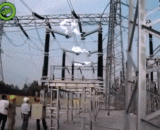 好恐怖的电弧，瞬间就下地了，感觉异界大门正要打开，快逃命！ - It's a terrible arc. It's coming down in a twinkling. It feels like the gate of difference is about to open.