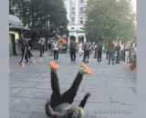 The year of Sao, do you have a spring on your body?,骚年，你身上是装了弹簧吗？