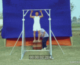 阿三哥开挂，两根小拇指30秒内做16下引体向上 - A three elder brother opens and hangs. Two little thumbs do 16 chin ups in 30 seconds.