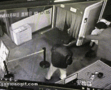 先生，请您配合安检一下....好的，没问题！ - Sir, please cooperate with the security check... OK, no problem!