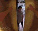 赶不上挤电梯怎么办，看看牛人是怎么做的 - What can we do if we can't keep up with the elevator?