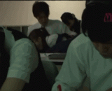 同学之间就应该互助互爱。 - Students should help each other to love each other.