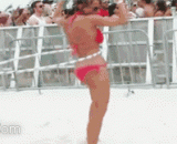 The sister of the hula hoop on the beach,在海滩上跳呼啦圈的妹子