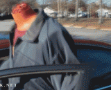 无头人开车，哎呀 这样会吓死人的！ - No man drives, alas, it will frighten the dead!