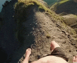 玩命的歪果仁，坟头草几米高了 - The graves are a few meters high