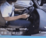 一考驾照的哥们！太紧张了！！这样是损坏公物，要赔的吧？ - A driver for a driver's license! It's too tight! This is the damage to public property, to compensate it?