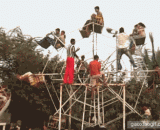 Human Ferris wheel, holiday entertainment in Philippines,人力摩天轮，菲律宾的假日娱乐