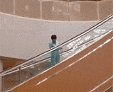 The modern version of the sword! Auntie, are you sure this is not always rubbing a place?,现代版刻舟求剑！！阿姨，您确定这不是一直在擦一个地方吗？