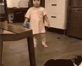 Baby: Yes, this is the first time the meow star started.,宝宝：看到了吧，这回是喵星人先动手的！