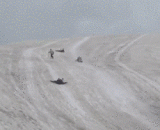 去救他的3个人当中那个在地上爬的一定和他感情最好。 - The 3 person who went to rescue him must have the best feelings with him on the ground.