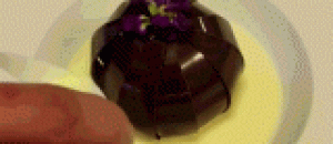 这个碉堡天的巧克力甜点真的是看得人莫名爽酸 心花怒放 - This bunker day's chocolate dessert is really unnatural.